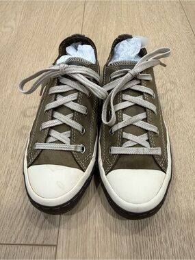 Converse All Star Premium Leather Low Top Sneakers Olive Green Women’s 5.5